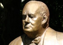 Winston Churchill szobra